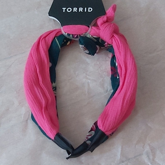 🌻2 for $25🌻- Set of 2 headbands - Picture 2 of 5